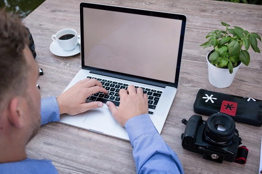 爱上海：Night Shanghai Food Guide： Explore various special night market snacks